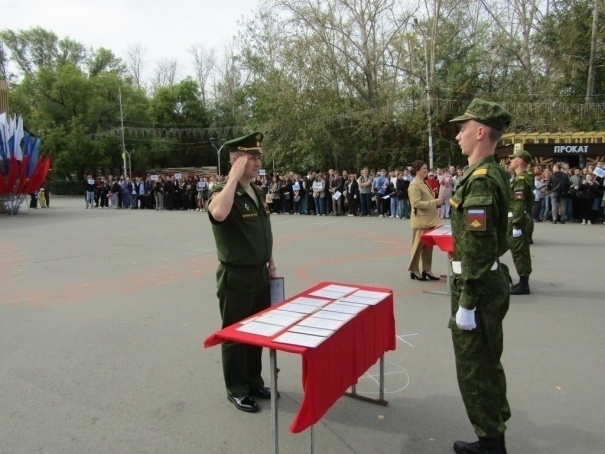 Вручение свидетельств выпускникам военного учебного центра при Курганском государственном университете